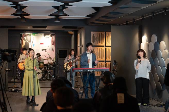 守夜人昨举行线上演唱会。（九太音响提供）