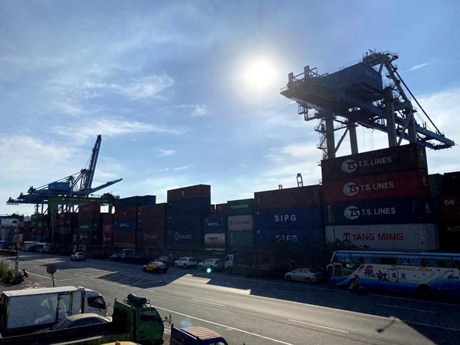 （进出口示意图。图／林昱均）