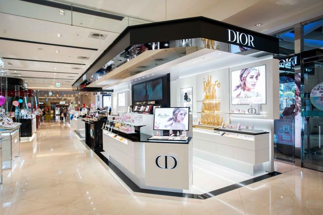 比漾廣場DIOR打造全新3大概念櫃位，結合護膚、香氛、後台彩妝旗艦服務。（石智中攝）