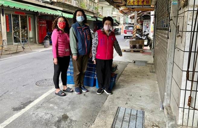 新北市议员陈锦锭向市府争取66万元经费更新改善水沟排水、清淤。（陈锦锭服务处提供）