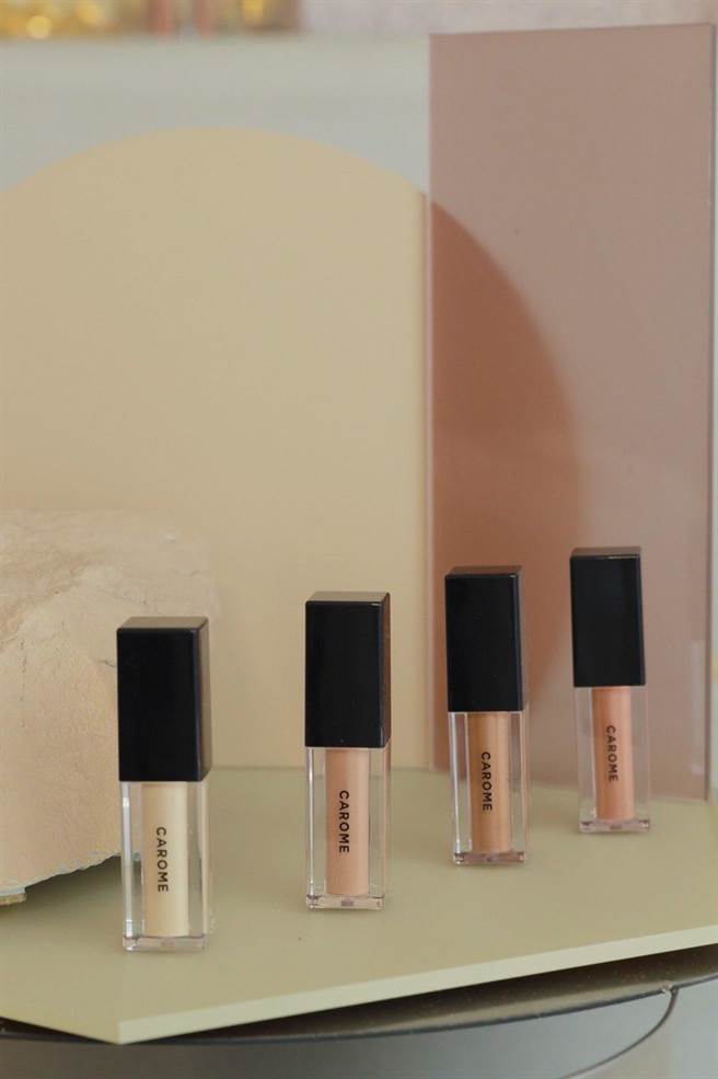 CAROME绝对显色眼影蜜情境陈列图。（CAROME提供）