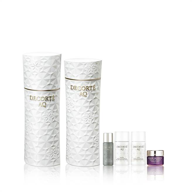 AQ 甦活 柔膚乳水組。（黛珂提供）