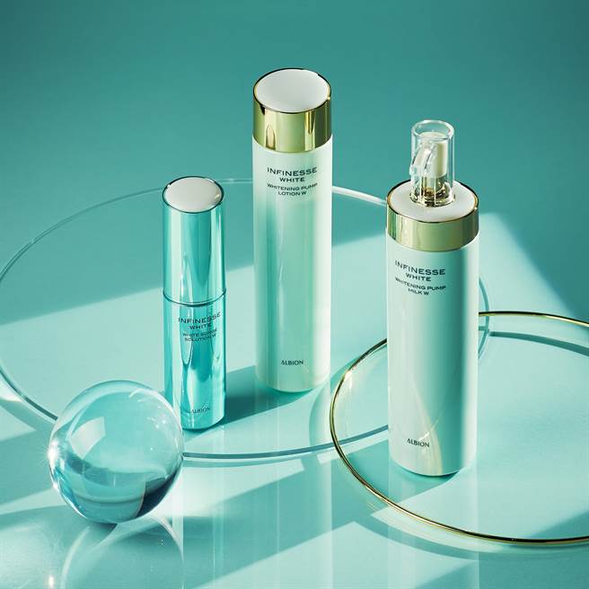 ALBION母親節形象圖。（ALBION提供）