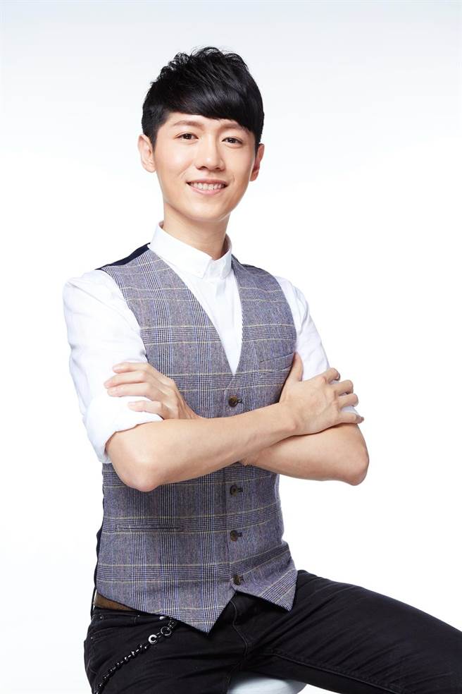 丹枫老师分享AHC净光无瑕系列新品。（AHC提供）