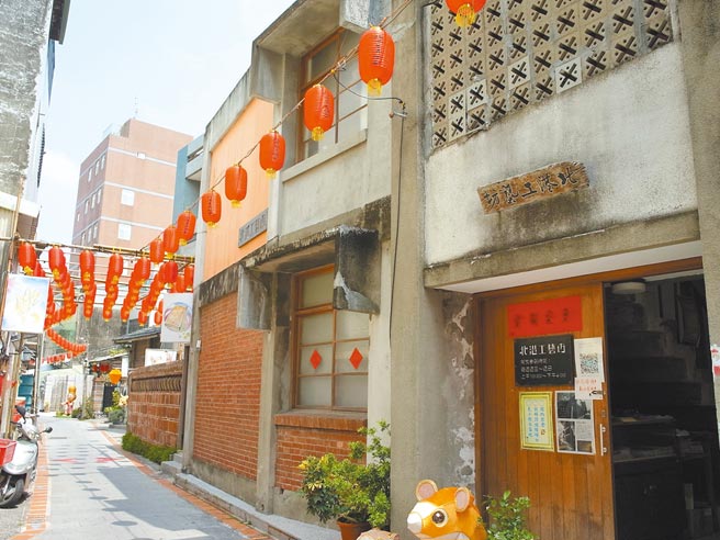 云林县北港工艺坊传出将停止营运，县府表示整修后再招标经营。（张朝欣摄）
