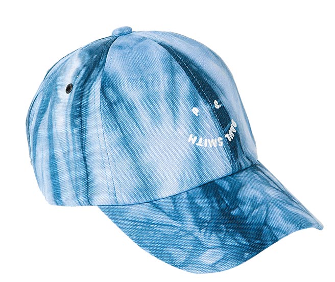 PS Paul Smith藍色紮染Happy棒球帽，4500元。（PS Paul Smith提供）