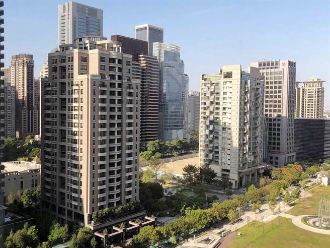 央行前總裁彭淮南換屋，首重選擇有電梯的房子。（示意圖／報系資料照）