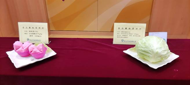 新北市卫生局抽验91件清明节应景祭祀食品，其中发糕与「有机甘蓝」不合格。（陈慰慈摄）