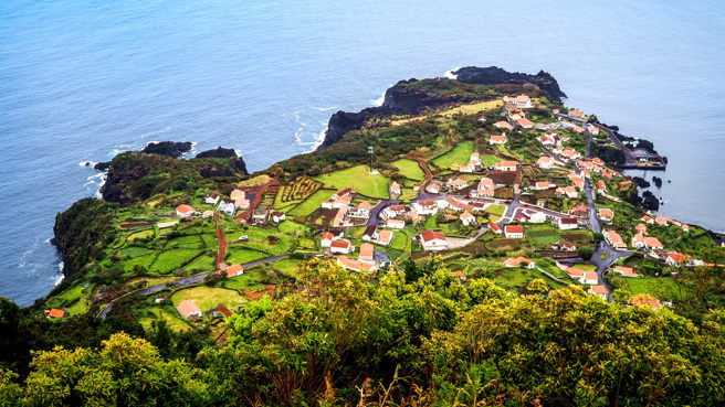 葡萄牙外海亚速尔群岛（Azores）的圣乔治岛（São Jorge）过去48小时发生约1100起小型地震。（资料照／shutterstock）