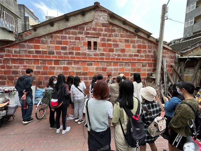 因應地震頻傳，雲林縣麥寮鄉「鴉片牆」規畫加強防震。（吳明宜提供／張朝欣雲林傳真）