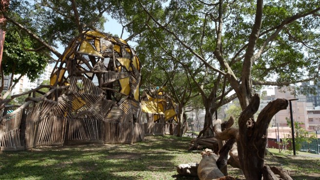 桃园地景艺术节集合丰富的装置艺术作品，位在大桧溪公园内的作品「我的秘密基地」，外型酷似城堡，让大、小朋友可以尽情在里面探险。（图/中时新闻网）