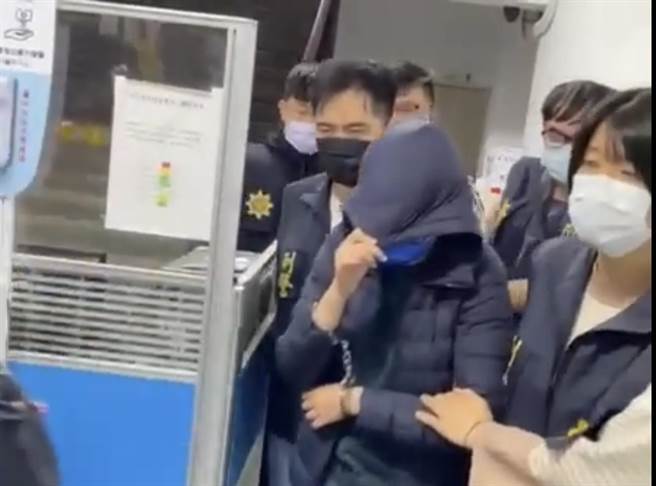 警方将杨女等12嫌查缉到案。(翻摄照片／林郁平台北传真）