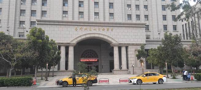 33歲張姓男子2019年在擔任外送員時，2個月時間跑了962單，收取現金20萬餘元，卻僅上繳8000多元，私吞19萬餘元，遭桃園地檢署起訴。（賴佑維攝）