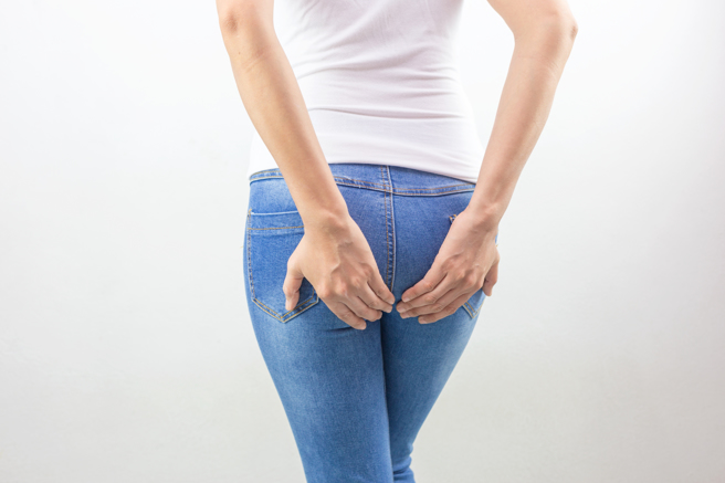 巴西女歌手薇薇安不敢在男友面前放屁，没想到竟憋屁憋到把自己送进医院。(示意图/达志影像)