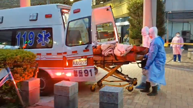 国家搜救中心已通报空勤总队，从清泉岗机场出动飞往事发海域救援；航港局中部航务中心指出，海巡署第三舰队派遣大型舰前往协助救援。（翻摄照片）