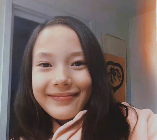 谷爱凌露出高额头展现漂亮瓜子脸轮廓。（图／取自陆网）