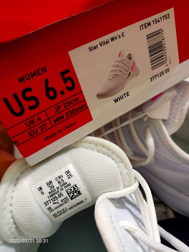 有网友看了鞋盒尺码就结帐，回家一开傻眼了。（图／翻摄脸书Costco好市多 商品经验老实说）