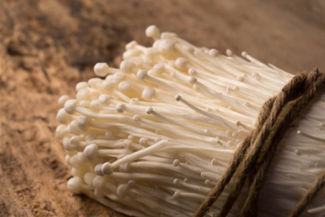 台湾输出美国的金针菇遭FDA验出李斯特菌，引发议论。(示意图／shutterstock)