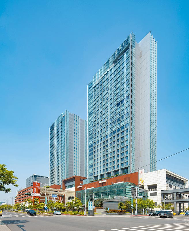 南港商用不动产爆发力惊人！南港车站润泰商办租金涨幅超越北市，带动企业租转买思维崛起，南港西轴科技厂办总部「远雄宜进I-CITY」吸企业买气。图／业者提供