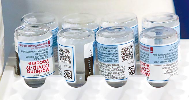 新冠疫苗打气冷，有72万剂将于3月底前陆续到期，行政院长苏贞昌21日下令，疫苗过效期后一律销毁，其中以莫德纳34万剂最多，AZ的31万剂次之。（本报资料照片）