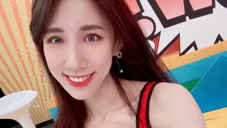 瑤瑤穿比基尼急找太陽 網一看「溢出飽滿雙峰」全暴動