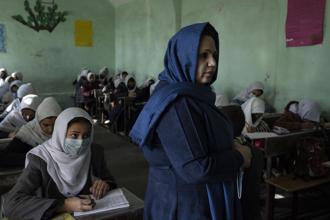 塔利班才承諾女子上學 數小時後又關閉阿富汗女校