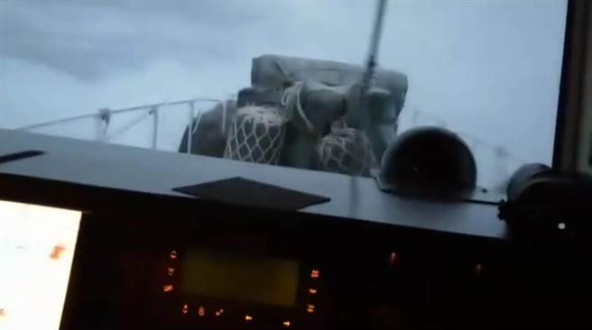 海巡署今天持续搜救下落不明的台籍船员。（舰队分署提供）