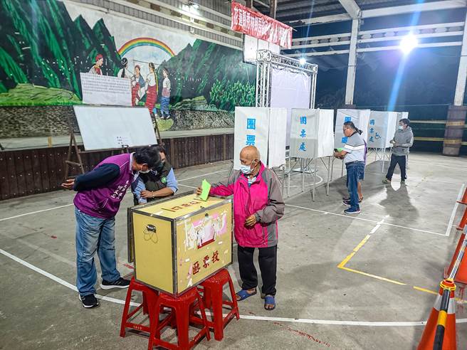 《矿业法》还没修正通过，台泥花莲4个矿区主动提前申请部落谘商程序。本月17日、22日，秀林乡和平村的吾谷子部落与克尼布部落进行投票，各以超过8成2、9成7的同意票，支持台泥继续开发。(图：台泥提供)