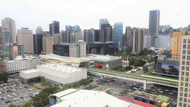 （央行升息1码，金融寿险业恐不容易在台北市买到符合条件的商用不动产。图／高力国际提供）