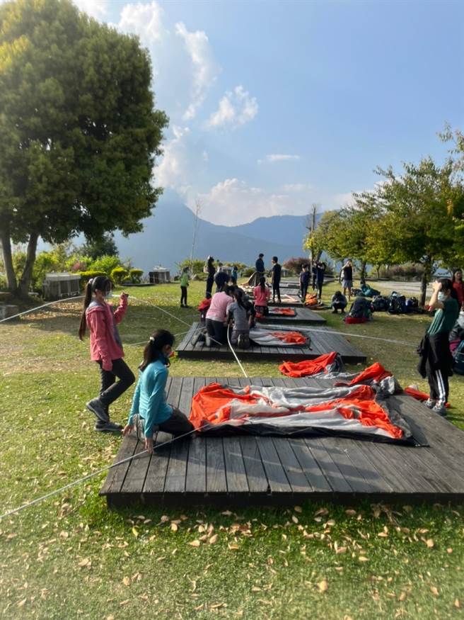 云林县褒忠乡潮厝国小合欢山毕旅传受困，校方表示师生平安。（潮厝国小提供／张朝欣云林传真）