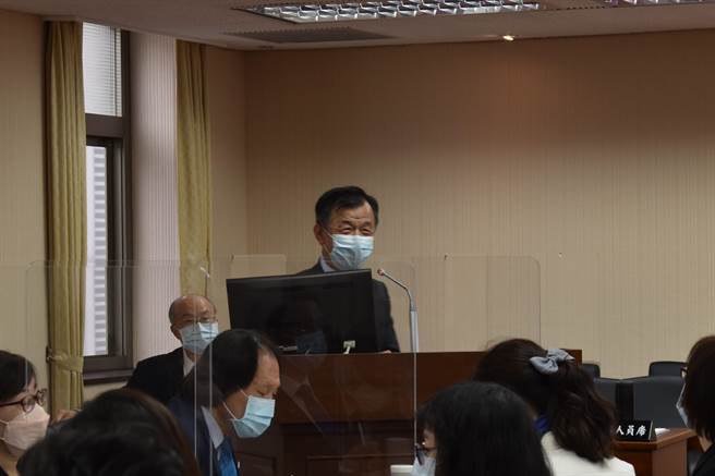 陆委会主委邱太三23日至立法院内政委员会列席报告备询。（记者陈冠宇摄影）