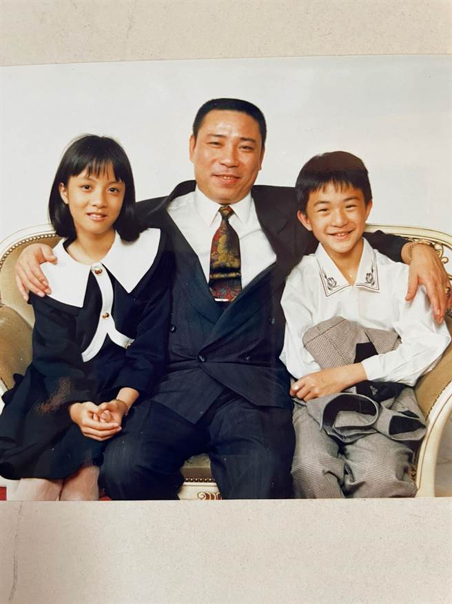 陈松勇曾与许多艺人合作过。（陈松勇友人提供）