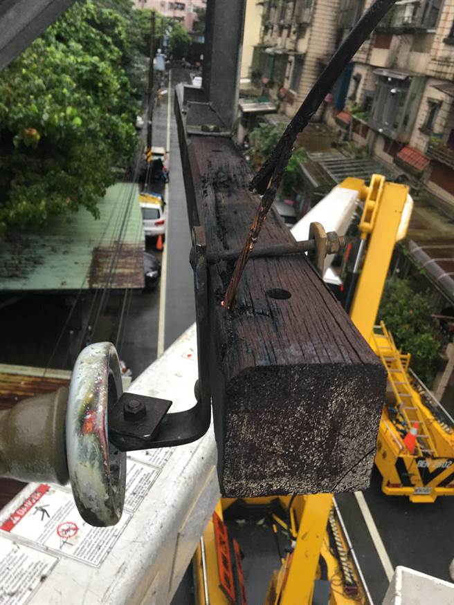 基隆市信义区、中正区今天清晨6点多突停电，总计2573住户受影响。（翻摄照片／陈彩玲基隆报导）