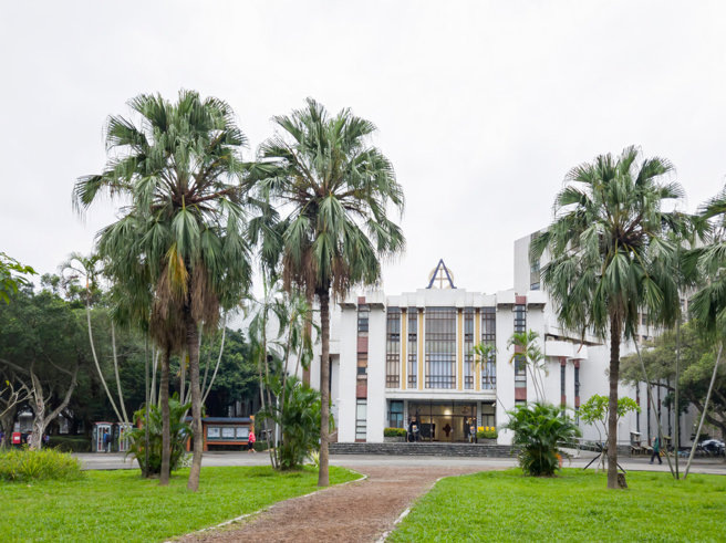 大学春假排行榜出炉，这10间学校爽放9天连假。图为辅仁大学校园。（示意图／shutterstock）