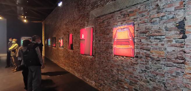 摄影家张武俊特展，萧壠文化园区登场。（刘秀芬摄）