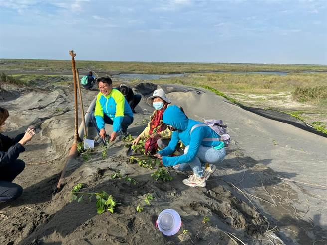 第4河川局在云林县麦寮乡推动浊水溪地方创生，公民参与永续扬尘防制。（第4河川局提供／张朝欣云林传真）
