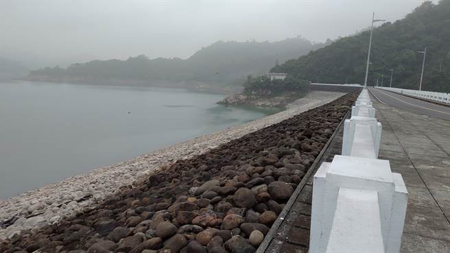 23日全台发生有感强震，曾文水库进行安全检查。(南水局提供／刘秀芬台南传真)