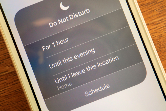 开静音国家警报不会响？这群人哀号，有内行人点出要从这里设定。（示意图／shutterstock）