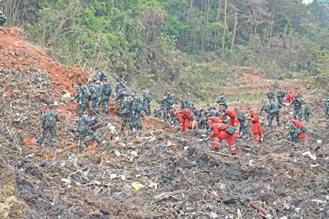 东航失事客机黑盒子寻获。（新华社）