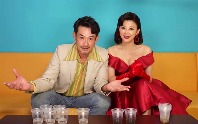 柯叔元（左）和方馨接受默契大考验。（台视提供）