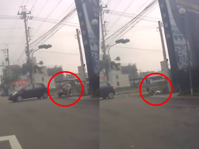 骑士载着女友在路口准备违规闯红灯右转进巷子，没想到巷子突然衝出1辆轿车发生擦撞，骑士当场向右边自摔、整辆车甚至翻转180度「掉入水沟内」。（翻摄自脸书「记者爆料网」）