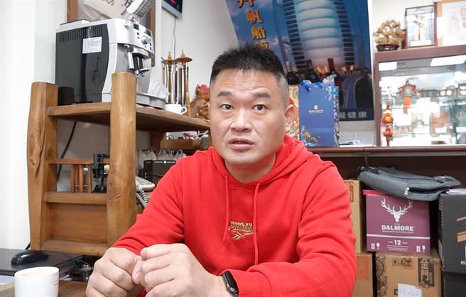 徐巧芯檢舉事件發酵 台中藍營議員參選人鄭伯急呼，國民黨要中止內鬥才有未來。（黃國峰攝）