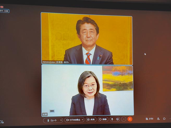 日本國會最大跨黨派團體日華議員懇談會今天舉行年度大會，蔡英文總統應邀與日本前首相安倍晉三視訊對談，強調對於烏克蘭危機不能置身事外；日華懇重申支持台灣加入CPTPP。（中央社）