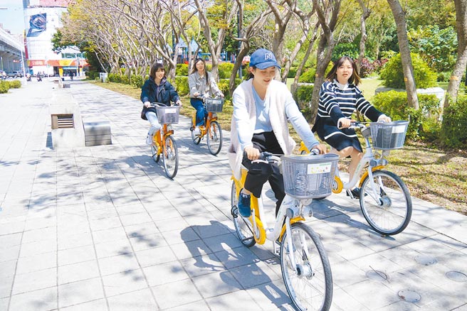 新北市YouBike1.0今年預計淘汰3000輛，而淘汰車輛將交由微笑單車業者全數回收處理，不流入市面。（新北市交通局提供／蔡雯如新北傳真）