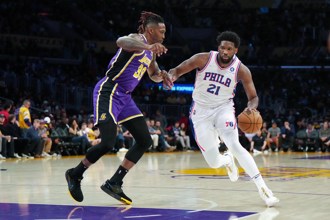 NBA》詹皇輪休避戰 恩比德摘30分領七六人擊退湖人