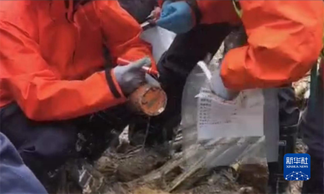 美国运输部长证实大陆邀美国运输委员会参与东航空难调查。(新华社)