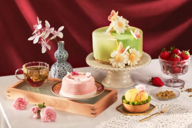 （台北喜來登The Deli「花漾年華」母親節蛋糕開賣，4/30前預付享9折優惠 。圖／台北喜來登飯店提供）