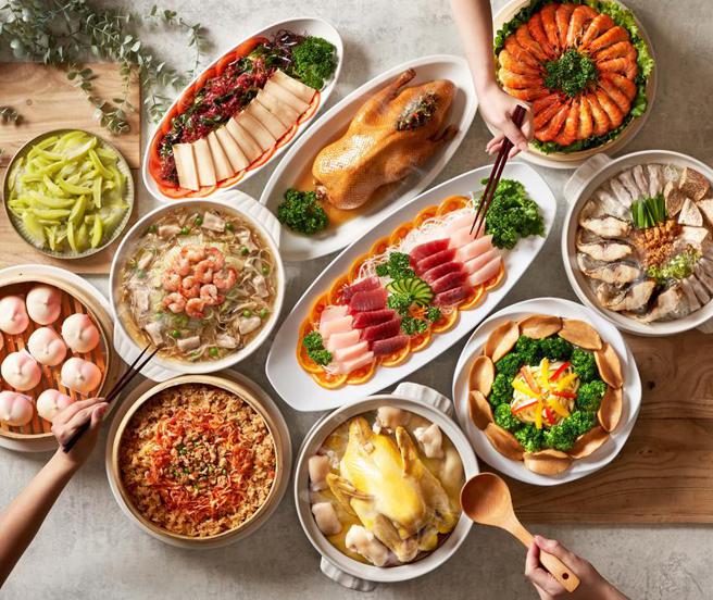 （海霸王推出两套新品四季料理，且4/1日至4/22日「买一桌送一桌」。图／海霸王提供）