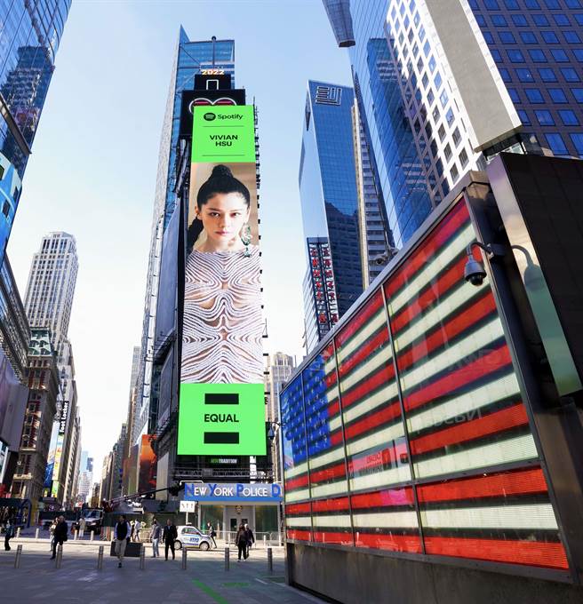 徐若瑄登上纽约时代广场的巨型LED萤幕。（索尼唱片提供）