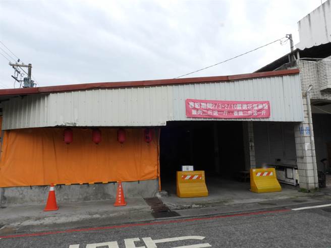 花莲吉安北昌公有零售市场屋龄已逾38年，建筑老旧、无耐震结构，届时当地若发生强烈地震，恐有安全疑虑，鑑此，吉安乡公所将斥资137万元，并在4月中旬逐一补强、修缮建物结构。（罗亦晽摄）